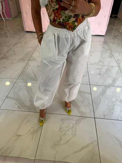 Cargo White
